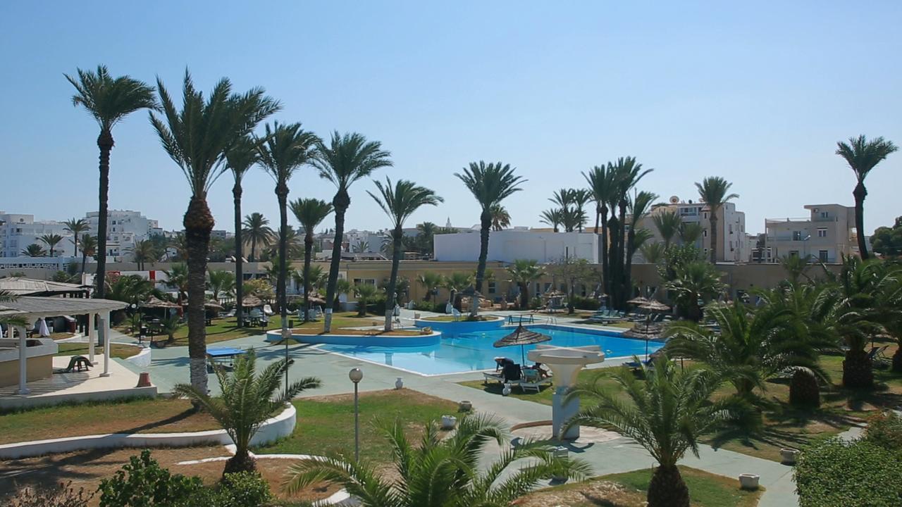 Hotel Les Palmiers Монастир Экстерьер фото