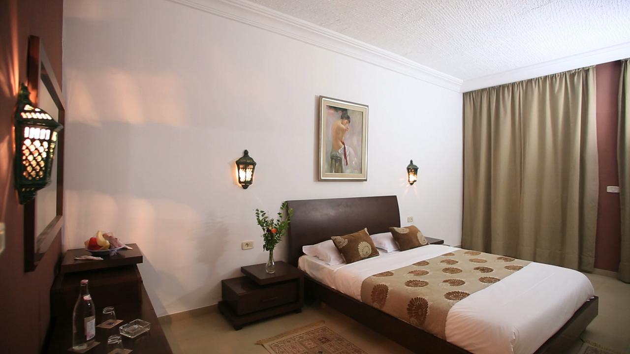 Hotel Les Palmiers Монастир Экстерьер фото