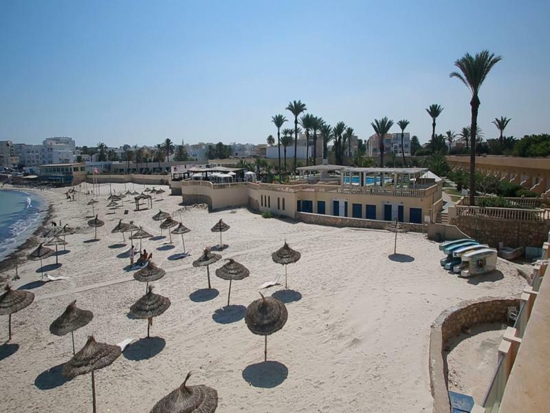 Hotel Les Palmiers Монастир Экстерьер фото